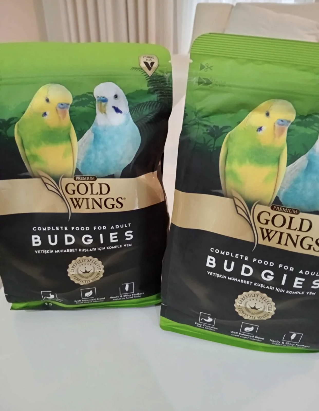 غذای پریمیوم مرغ عشق گلد وینگز (Gold Wings Premium) 1 کیلوگرم