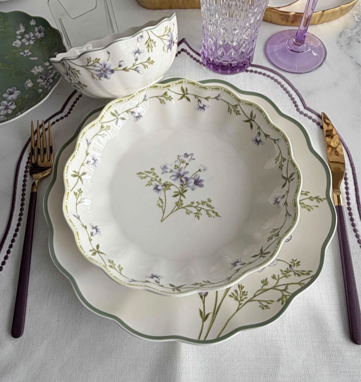 سرویس غذاخوری ۲۴ پارچه برند bella maison طرح mabel