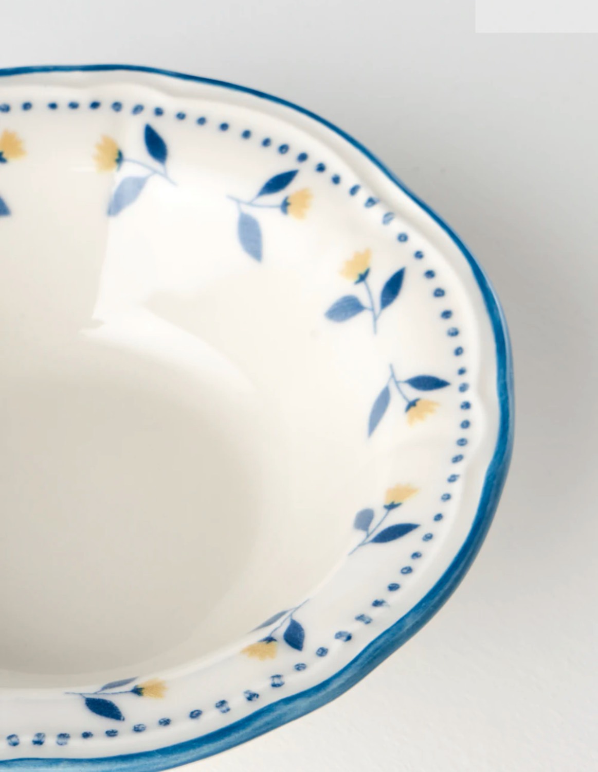 سرویس غذاخوری ۲۴ پارچه برند bella maison طرح mabel